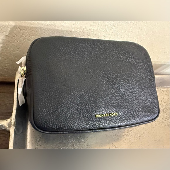 Michael Kors Bryant Medium Leather Double Zip Chain Camera Crossbody - Picture 5 of 6